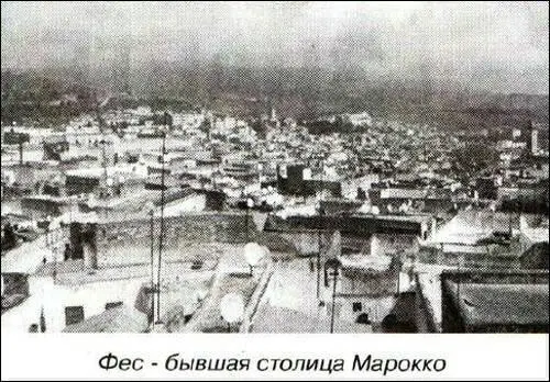 Старый город изолирован древними крепостными стенами и насчитывает около 9400 - фото 40