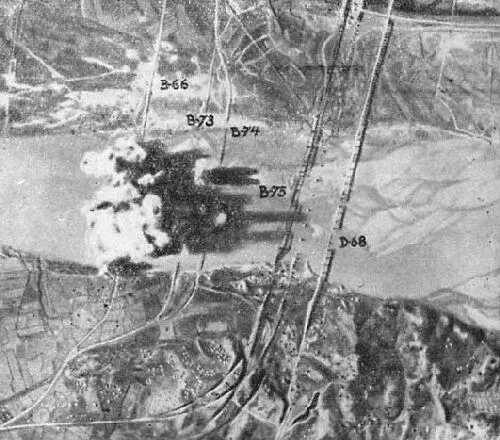 Рис 66 В течение лета 1952 года наблюдение за мостами и удары по ним - фото 67