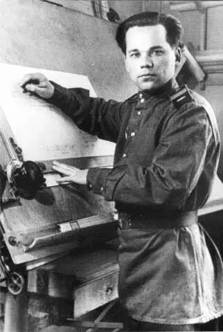 Старший сержант Калашников у чертежной доски 1947 г Начальник - фото 8