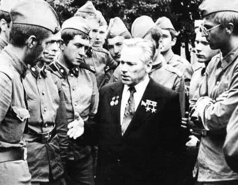 В батальоне связи в Поспелихе Алтайского края 1983 г На огневом рубеже - фото 27