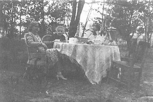 Внуково С Александровым и Евгенией Николаевной 1945 год Репетиция с Н - фото 16