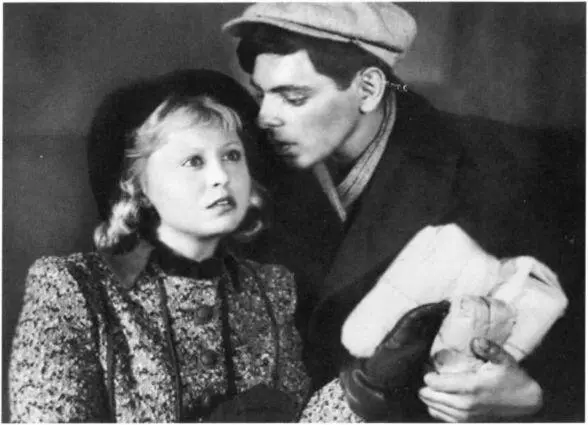 С Яниной Жеймо в фильме Огненные годы режиссер В КоршСаблин 1939г С - фото 72