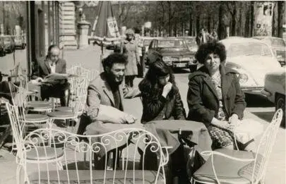 В Вене Я Дина и Вета она же Виолетта Иверни 10041973 Фото кинооператора - фото 25