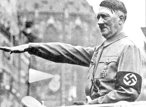 С империей Гитлера связано прежде всего массовое уничтожение людей Герб - фото 6