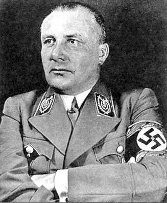 М Борман вел финансовые дела Гитлера и был руководителем огромного - фото 11