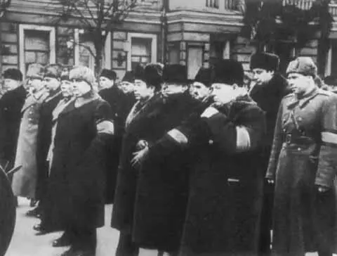 Похороны Сталина В первом ряду слева направо В М Молотов Н А Булганин - фото 45