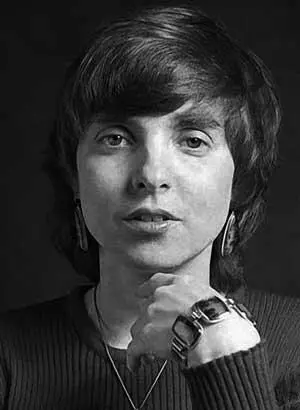 Мне исполнилось 14 лет и я очень сильно сломала ногу в нескольких местах с - фото 203