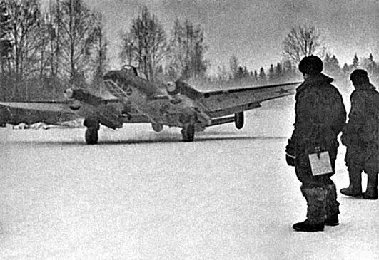 На лесном аэродроме Калининский фронт начало 1942 г Фото Б Вдовенко Из - фото 33
