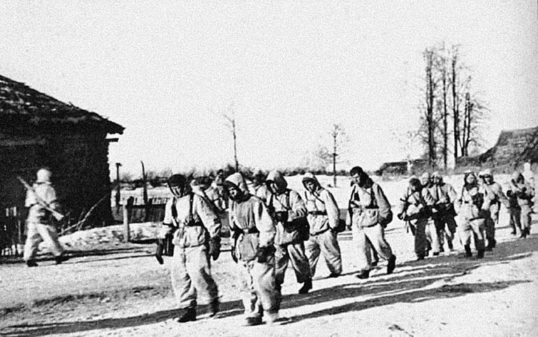 Части вермахта переходят на новую позицию Февраль 1943 г Тем временем - фото 95