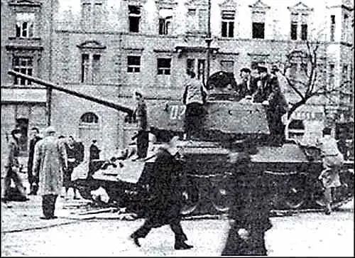 Т34 на улице Будапешта Итак как уже говорилось 23 октября на улицы Будапешта - фото 54