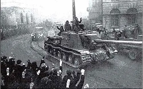 На сторону восставших перешли некоторые подразделения Венгерской народной армии - фото 56
