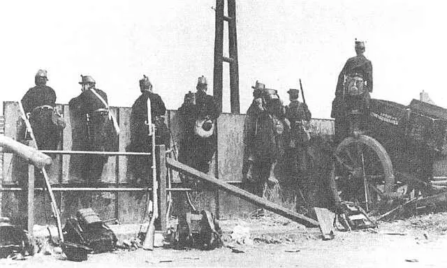 Бельгийские пехотинцы занимают оборону Лувен 20 августа 1914 г Брусилов - фото 13