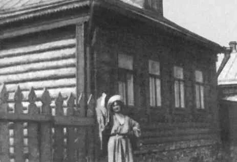 Айседора Дункан около своей дачи под Москвой 1922 г Айседора Дункан и - фото 41