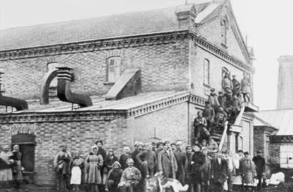 Мельница в станице Каргинской 1920е годы Обязывает и нас Подчеркнем - фото 56