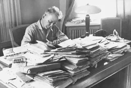 За рабочим столом 1960 г МНЕНИЕ СПЕЦИАЛИСТА Не занимаясь ранее - фото 145