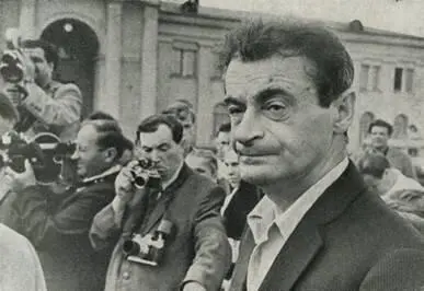 М Светлов во время Декады русской литературы в Минске Мы ожидали русских - фото 21