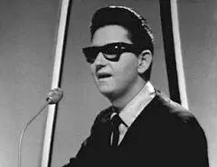 Roy Orbison современник Пресли начинал как рокер но откровенно говоря ему - фото 48