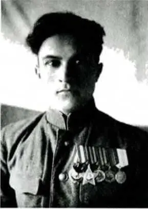 Штурман 646го апнб Николай Головченко 1945 г Командир эскадрильи 640го бап - фото 16