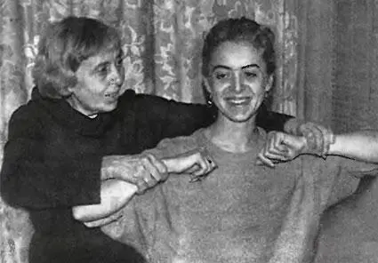 5 сентября 1989 года АН Стрельникова с пациенткой АН Стрельникова в - фото 58