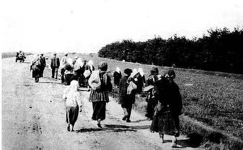 Голодные люди оставляют села в поисках еды Харьковщина 1933 год Фото инж А - фото 1