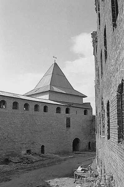 Отгремели осады и сражения оставив на страницах каменных летописей беды и - фото 54