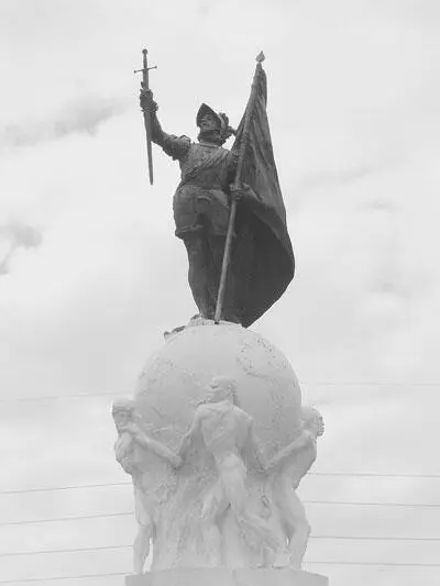 Памятник Васко Нуньесу Бальбоа в Панаме В том месте где они высадились на - фото 31