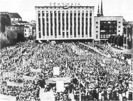 24 июля 1940 года на площади Победы Таллина состоялся митинг Трудящиеся - фото 11