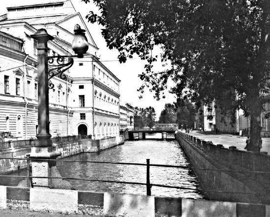 Вид с моста Декабристов Слева здание Кировского театра 1955 г Враг еще - фото 156