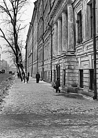 Казармы Гвардейского экипажа Вид с пр РимскогоКорсакова 1989 г - фото 203