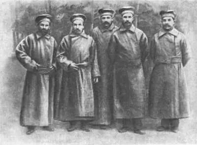 Большевикидепутаты в ссылке 1915 год Слева направо Г И Петровский М К - фото 13