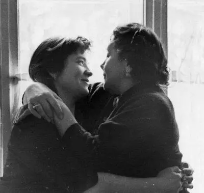 С дочерью Николина Гора 1958 Испуганный Михалков широко раскрыл глаза и даже - фото 9