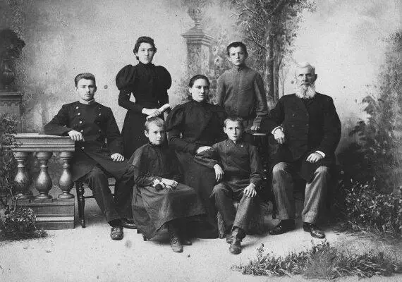 Семья Любимовых 1895 1896 На лето Анна Михайловна с детьми перебиралась к - фото 30