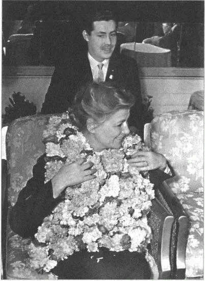 Е А Фурцева почетный гость Индии 1960 год И вот мы трое переводчиков - фото 23