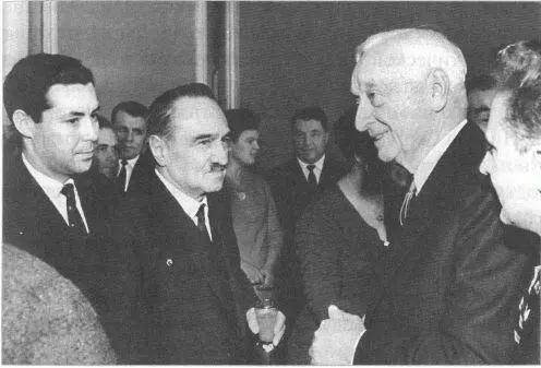 В М Суходрев А И Микоян и общественный деятель США С Итон Москва 1960е - фото 26