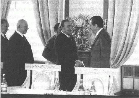 Встреча Л И Брежнева и Р Никсона Москва Кремль 1972 год Р Никсон В - фото 49