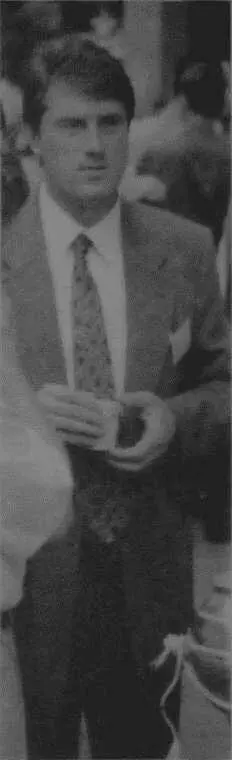 Виктор ЮЩЕНКО банкир НьюЙоркская фондовая биржаФотография сделана с - фото 109