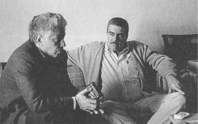 Владимир Войнович и Сергей Довлатов На юбилее Нового американца Нора - фото 16