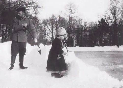 Государь Император Николай II и Наследник Престола Алексей Николаевич за - фото 24