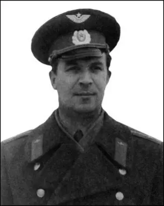 Генералмайор Герой Советского Союза Родился 13 декабря 1935 года в станице - фото 212