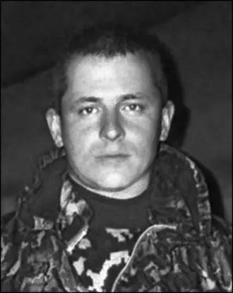 Майор Герой Российской Федерации Родился 9 августа 1967 года в рабочем - фото 246