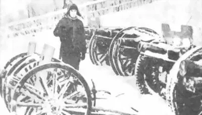 Пропагандистский снимок Январь 1940 г Выставка трофейных советских орудий - фото 28
