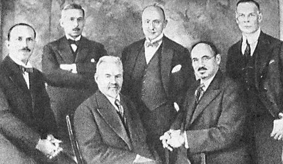Комитет выставки русского искусства в Америке Второй ряд слева направо КА - фото 197