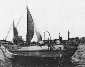 Носовая часть железной баржиновинки Такие баржи в 1919 г красные обращали в - фото 93