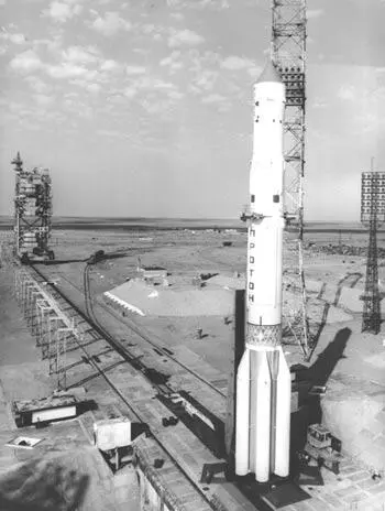 Пусковая установка ракеты носителя Протон Из поселка Байконур вырос в - фото 28