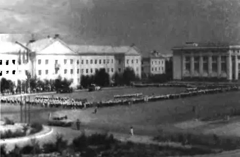 Парад пионеров города в день 50летия Всесоюзной пионерской организации им - фото 37