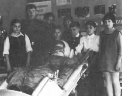 Школьники города в музее у кресла Ивана Ивановича Генеральный конструктор - фото 95