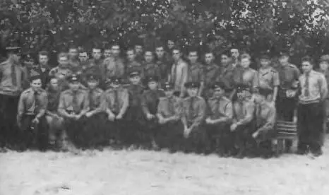 Встреча комсомольского актива боевого расчета с космонавтами 1й ряд А - фото 128