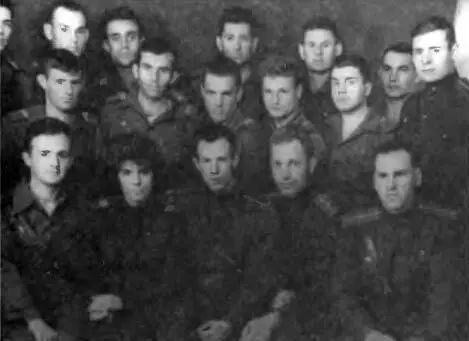 Секретари комсомольских организаций вч 14332 шефы над ракетной техникой - фото 145