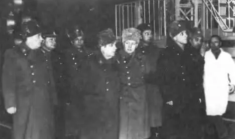 В МИКе на 2й площадке Март 1983 г Д П Шевченко Е С Голосов В Т - фото 150
