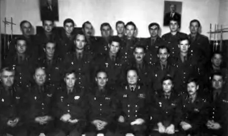 Офицеры политотдела полигона Декабрь 1985 г 1й ряд Э А Никольченко А - фото 151